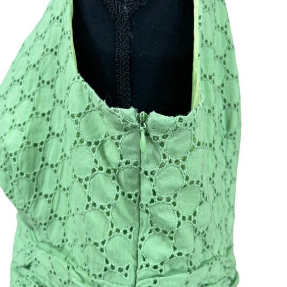 Maggie London NWT Kelly Green Eyelet Lace Fit & Flare Sleeveless Dress Size 14 - Picture 8 of 9